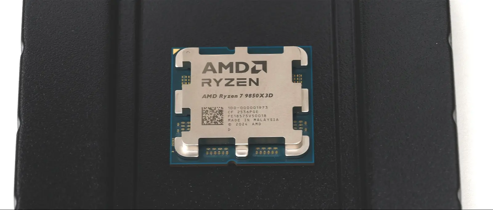 El Ryzen 7 9800X3D se hunde de precio: ¿Merece la pena ahora o es mejor el nuevo 9850X3D?