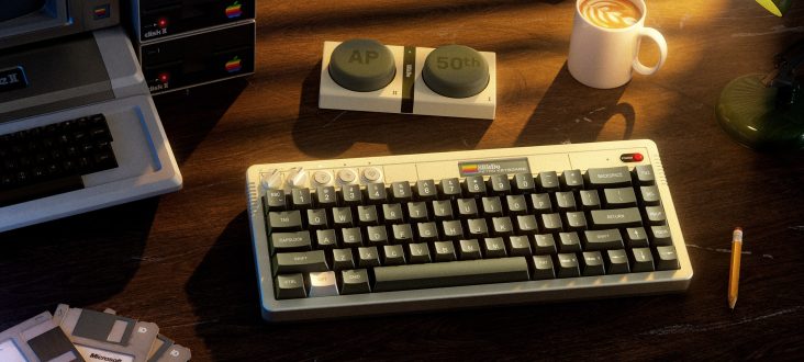8BitDo AP50: teclado de aluminio retro que pesa 2,2 kg y cuesta 499€